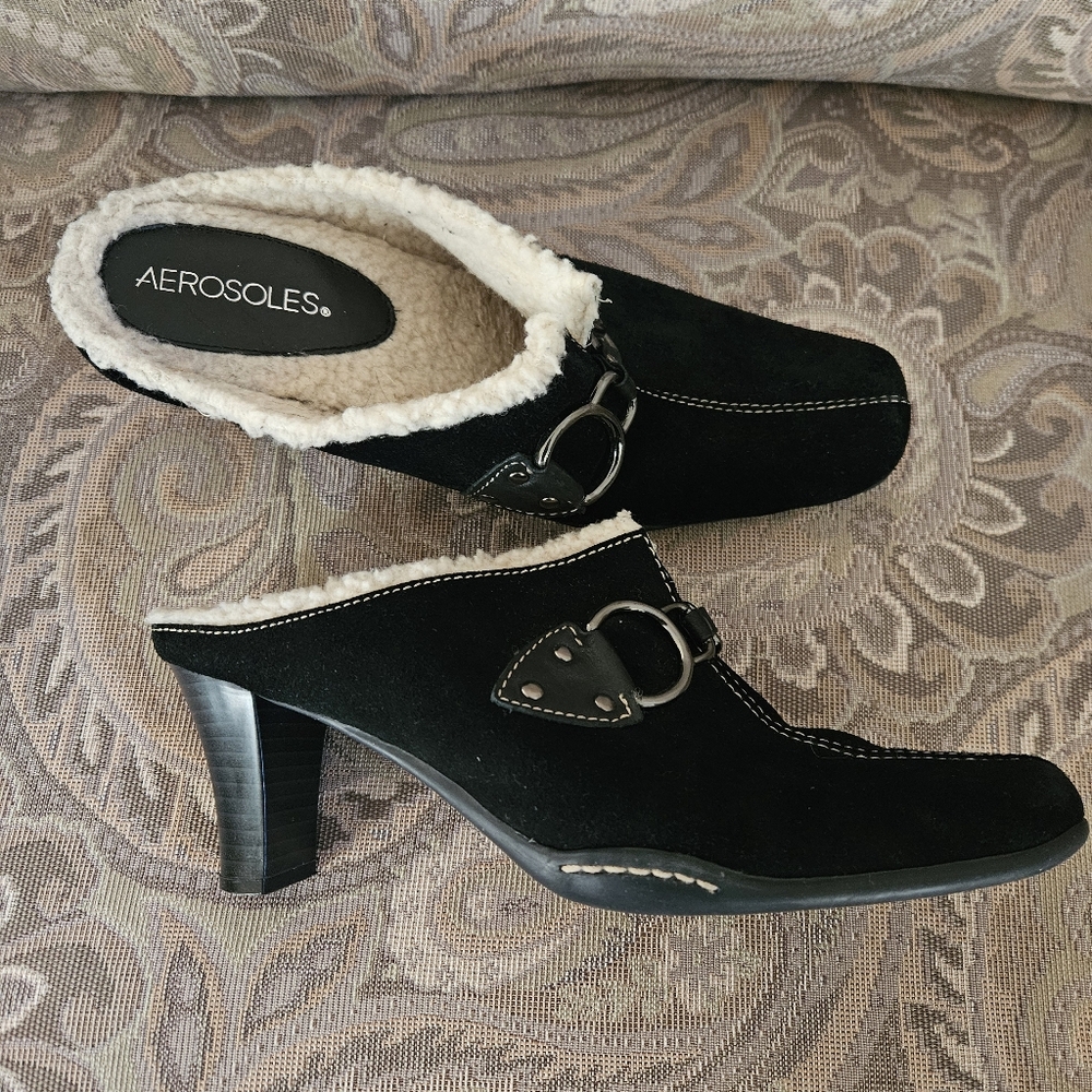 AEROSOLES Black Suede Cream Shearly Mules Clogs Shoes Sz 8.5B
